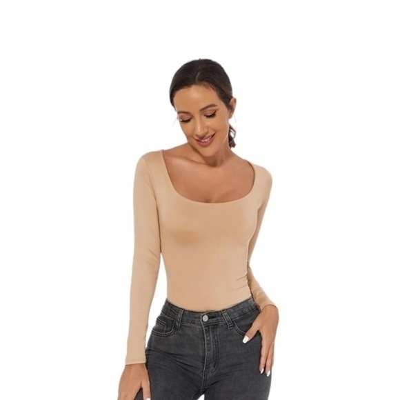 NWT Women's Scoop Neck Long Sleeve Bodysuit
Body-hugging Soft Sexy Tops Sz M - Picture 1 of 10
